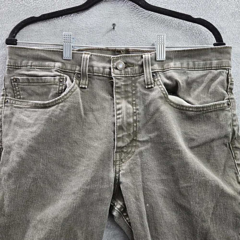 Levis *please carefully